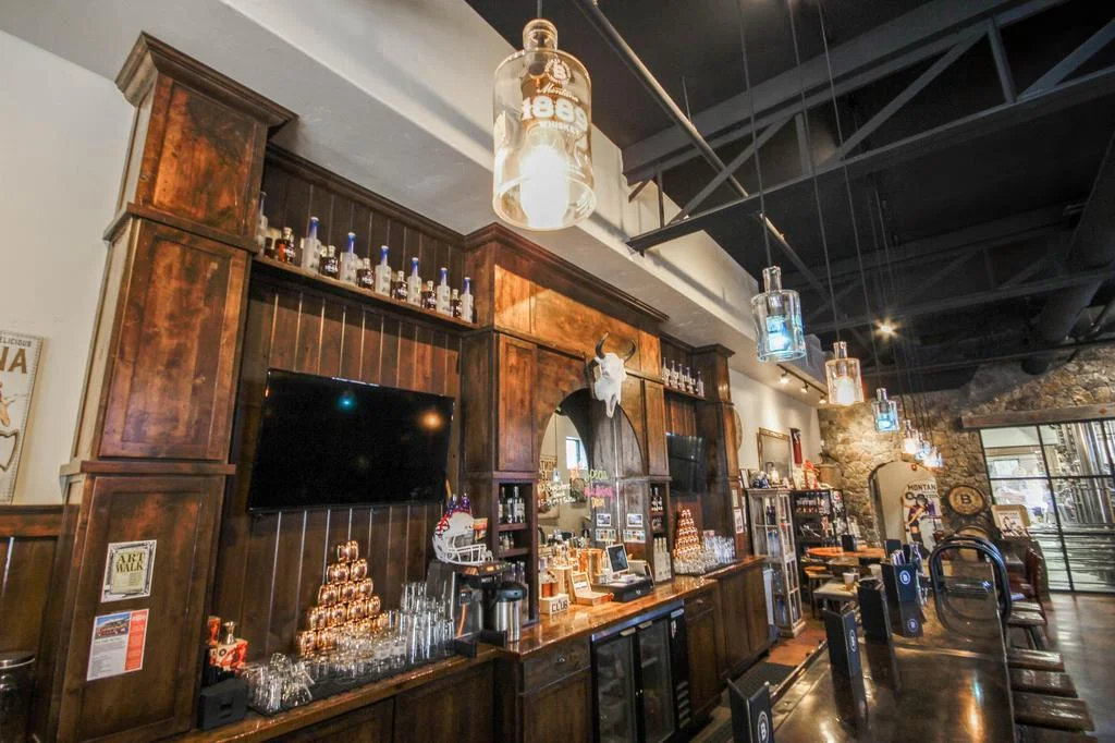 Bar photo 2